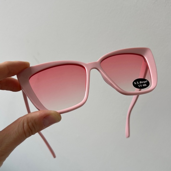 AJ Morgan pink femme fatale retro cat eye sunglasses main image 6